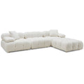 Sofa tapicerowana o miekkim zarysie z miekka linia w odcieniu bieli