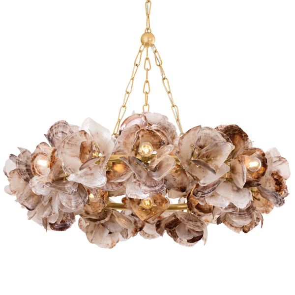 Lampa wiszaca o harmonijnych proporcjach z harmonijnym wykonczeniem w odcieniu bezu